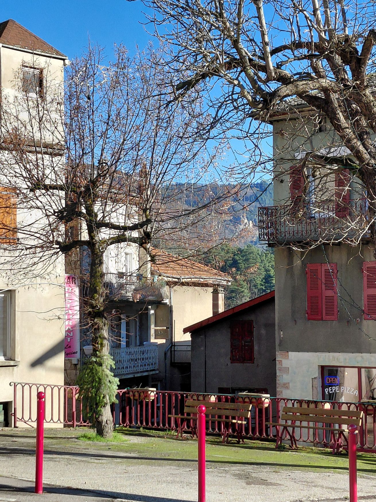 Foto Place St Mart.jpg